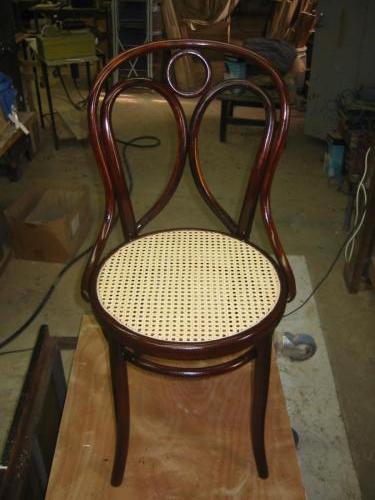 כיסא רשת וינאית לאחר שיפוץ